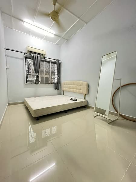 2-storey Terraced House for Rent in Taman Sea (Petaling Jaya) - See Hui Tan - Bedroom - PropertyGuru.com.my