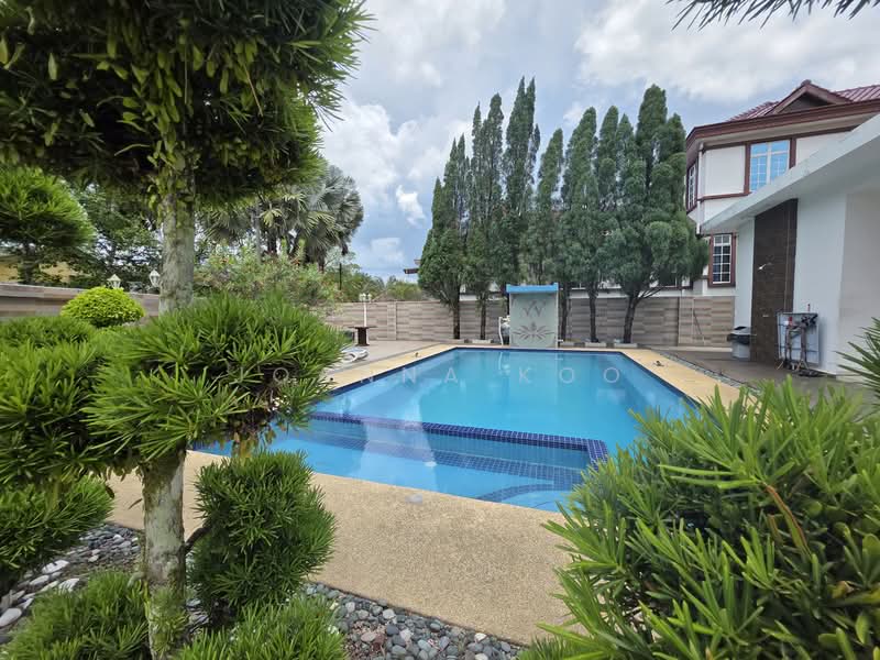 Untuk Dijual - Grand Luxury Bungalow With Pool @ Kota Tinggi