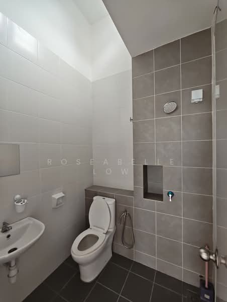 Semi-Detached House for Sale in Setia Ecohill (Semenyih) - Roseabelle Low - Bathroom - PropertyGuru.com.my