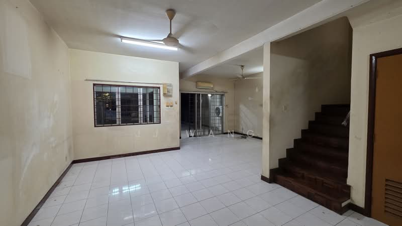 2-storey Terraced House for Sale in Bukit Rimau (Shah Alam) - JJ Wang - Living Room - PropertyGuru.com.my