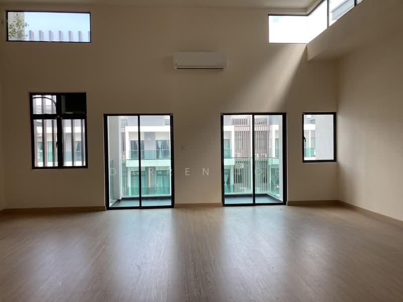 3-storey Terraced House for Sale in Bandar Nusaputra (Puchong) - Darren Toh - Living Room - PropertyGuru.com.my