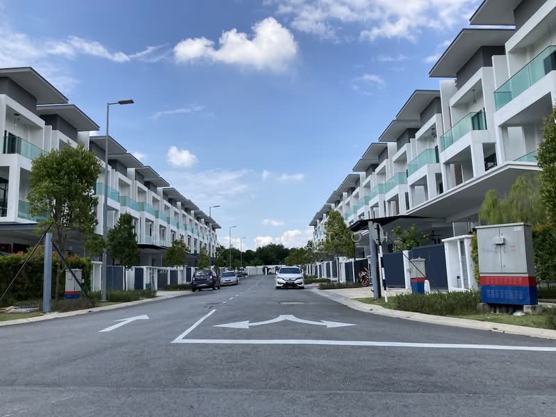3-storey Terraced House for Sale in Bandar Nusaputra (Puchong) - Darren Toh - Exterior - PropertyGuru.com.my