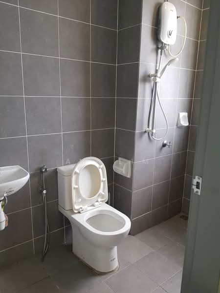 Service Residence for Rent at V-Residensi 2 - Amy Lim - Bathroom - PropertyGuru.com.my