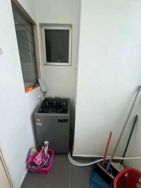 Seri Intan Apartment untuk Untuk Disewa - RM 1,200 /bulan, Mac 2026 - Balcony - PropertyGuru.com.my