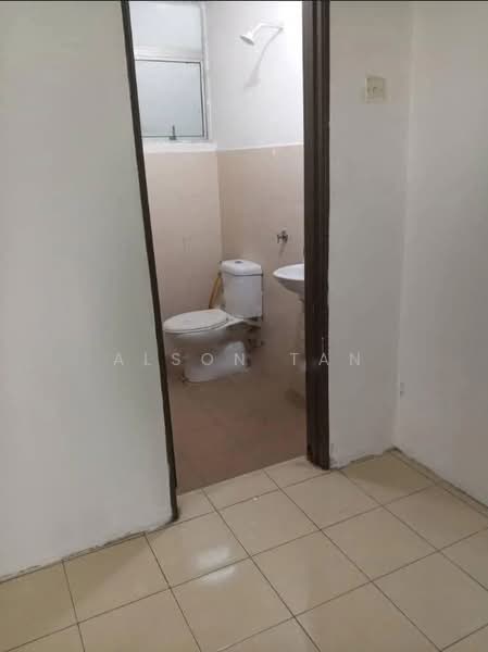 Flat for Rent at Pangsapuri Villamas - Alson Tan - Bathroom - PropertyGuru.com.my