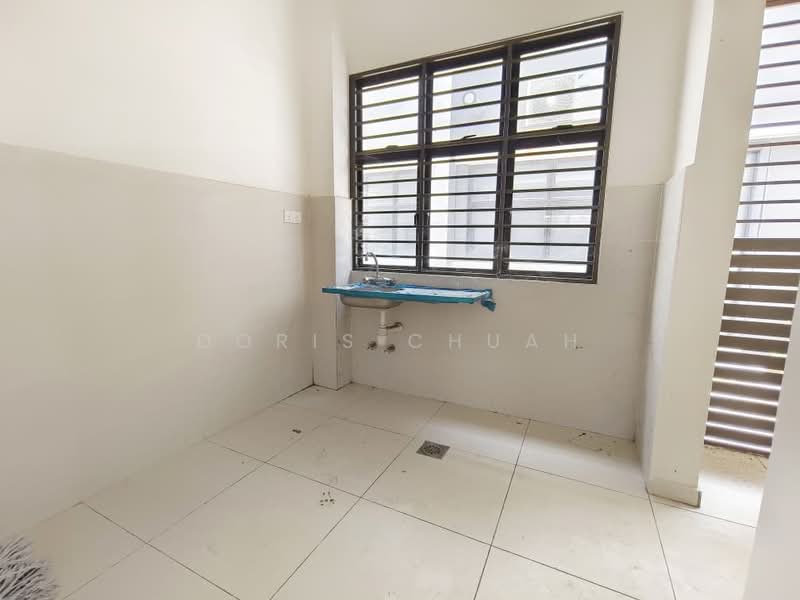 3-storey Terraced House for Sale in Setia Alam (Selangor) - Doris Chuah - Kitchen - PropertyGuru.com.my