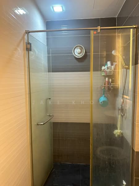 Apartment for Rent at One World 2 (1-Sky) - Jake Khoo - Bathroom - PropertyGuru.com.my