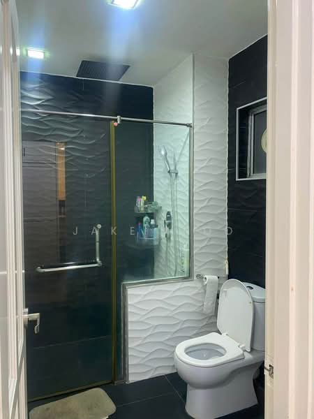 Apartment for Rent at One World 2 (1-Sky) - Jake Khoo - Bathroom - PropertyGuru.com.my
