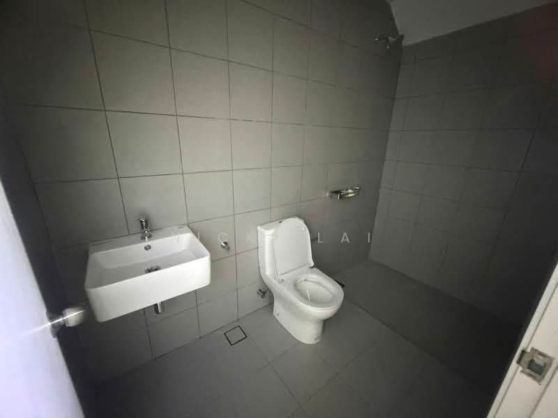 2-storey Terraced House for Sale in Bandar Country Homes (Rawang) - Nicky Lai - Bathroom - PropertyGuru.com.my