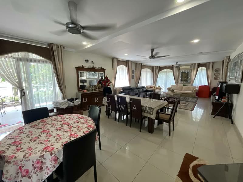 Bungalow for Sale in Putrajaya (Putrajaya) - Gudrotullah Ikhwan - Living Room - PropertyGuru.com.my