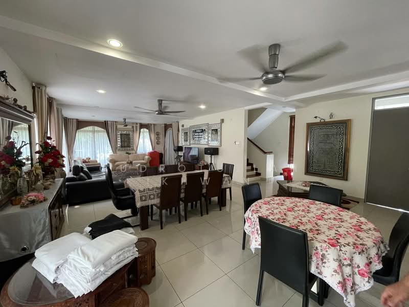 Bungalow for Sale in Putrajaya (Putrajaya) - Gudrotullah Ikhwan - Living Room - PropertyGuru.com.my