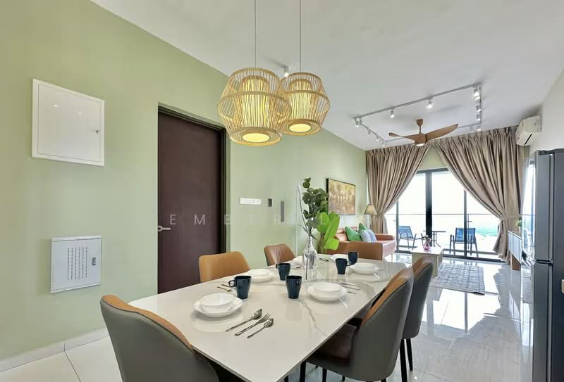 Condominium for Rent at Bay Laurel @ Country Garden Danga Bay - Ember Lim - Dining Room - PropertyGuru.com.my