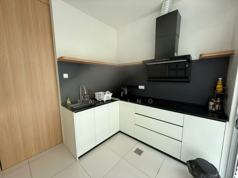 2-storey Terraced House for Rent in Taman Mount Austin (Tebrau) - Kai Jing - Kitchen - PropertyGuru.com.my