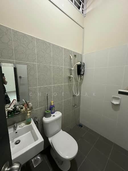 Bungalow for Sale in Taman Bukit Dahlia (Pasir Gudang) - Chloe Mak - Bathroom - PropertyGuru.com.my