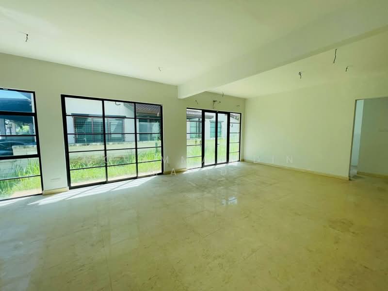 Semi-Detached House for Sale in Bukit Jelutong (Shah Alam) - Mohammad Din Majid - PropertyGuru.com.my