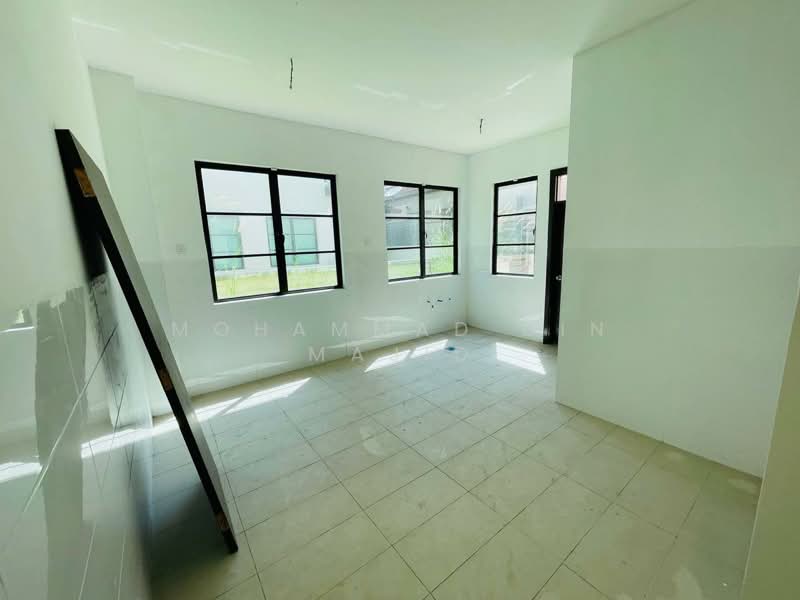 Semi-Detached House for Sale in Bukit Jelutong (Shah Alam) - Mohammad Din Majid - PropertyGuru.com.my