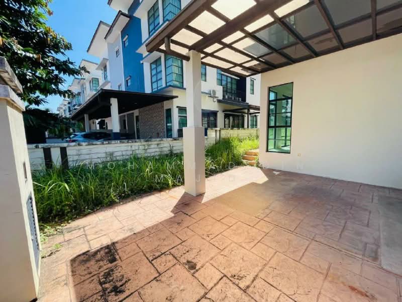 Semi-Detached House for Sale in Bukit Jelutong (Shah Alam) - Mohammad Din Majid - PropertyGuru.com.my