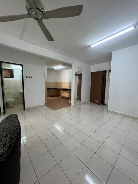 Kondominium untuk Dijual di Palm Spring @ Damansara - Joe Cheang - Living Room - PropertyGuru.com.my