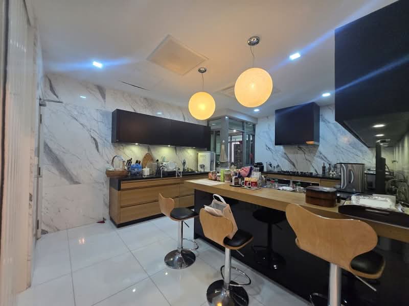 Condominium for Sale at 10 Mont Kiara @ MK10 - Jin Ooi - Kitchen - PropertyGuru.com.my