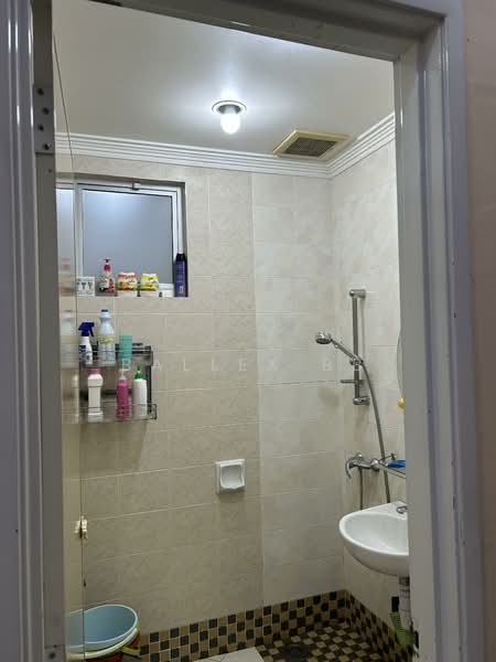 2-storey Terraced House for Sale in Kemuning Utama (Shah Alam) - Ballex Bb - Bathroom - PropertyGuru.com.my