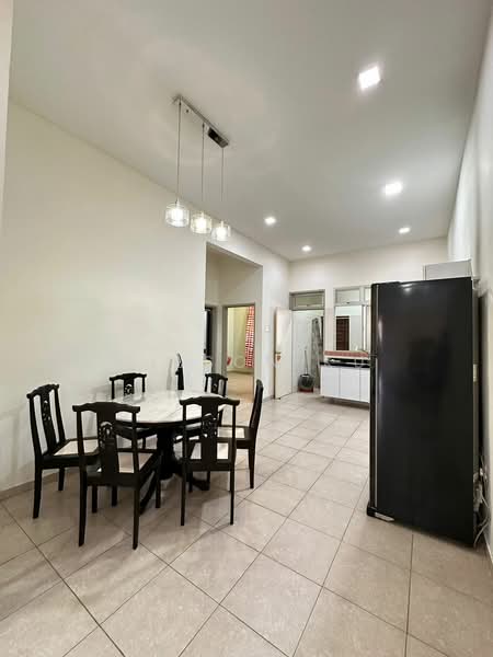 1-storey Terraced House for Rent in Taman Nora (Ulu Tiram) - Wilson Ku - Dining Room - PropertyGuru.com.my