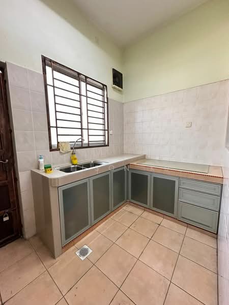 1-storey Terraced House for Rent in Taman Nora (Ulu Tiram) - Wilson Ku - Kitchen - PropertyGuru.com.my