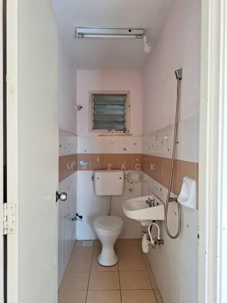 1-storey Terraced House for Sale in Bandar Saujana Putra (Tanjong Duabelas) - Mr Zack - Bathroom - PropertyGuru.com.my