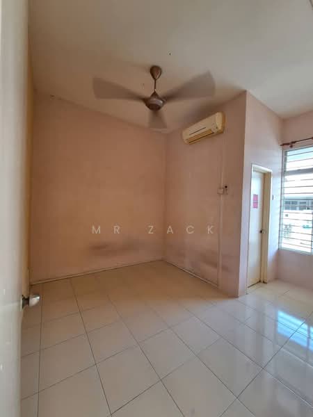 1-storey Terraced House for Sale in Bandar Saujana Putra (Tanjong Duabelas) - Mr Zack - Interior - PropertyGuru.com.my
