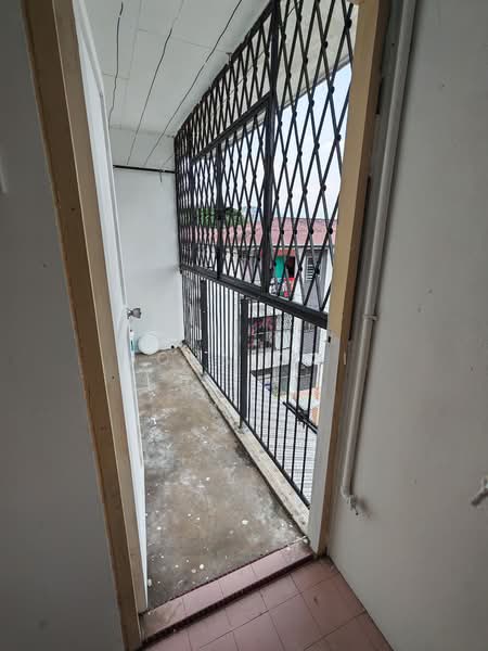 Seksyen 4 Wangsa Maju Flat Block A untuk Untuk Dijual - RM 190,000, Mac 2026 - Balcony - PropertyGuru.com.my
