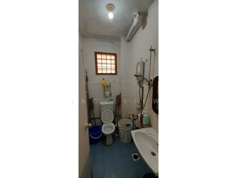 Apartment for Rent at Pangsapuri Sri Baiduri - Jack Liew - Bathroom - PropertyGuru.com.my