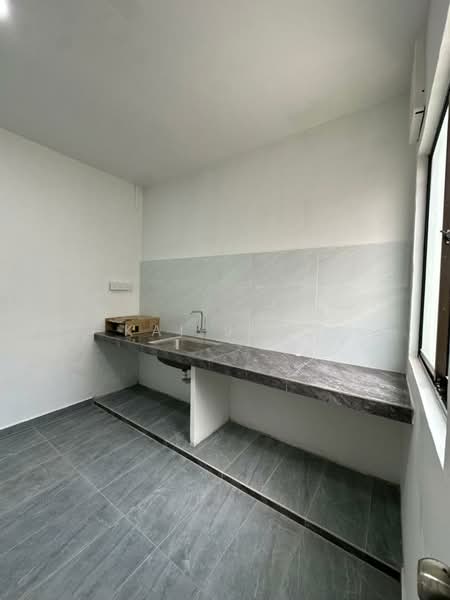 2-storey Terraced House for Rent in Skudai (Johor) - Kai Jing - Kitchen - PropertyGuru.com.my