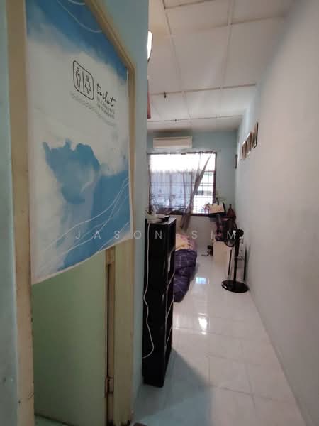 1-storey Terraced House for Sale in Taman Setia Indah (Tebrau) - Jason Sim - Corridor - PropertyGuru.com.my