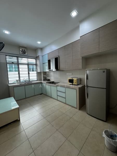2-storey Terraced House for Rent in Taman Mount Austin (Tebrau) - Kai Jing - Kitchen - PropertyGuru.com.my