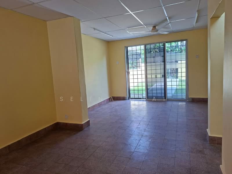 Rumah Teres 2 Tingkat untuk Dijual di Petaling Jaya (Selangor) - Selina Chai - Living Room - PropertyGuru.com.my
