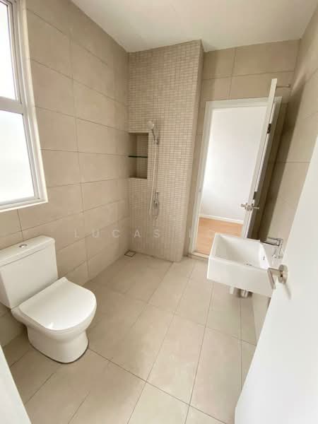 Rumah Teres 2 Tingkat untuk Dijual di Tamansari (Rawang) - Lucas Loh - Bathroom - PropertyGuru.com.my