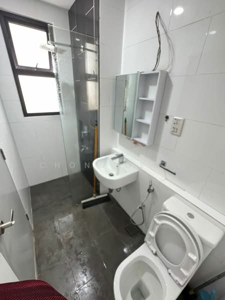 Service Residence for Sale at Ten Kinrara - Chong De Yi - Bathroom - PropertyGuru.com.my