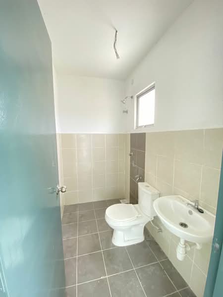 2-storey Terraced House for Sale in Taman Scientex Rawang (Rawang) - Lucas Loh - Bathroom - PropertyGuru.com.my