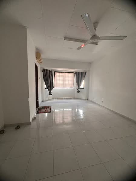 2-storey Terraced House for Rent in Taman Mount Austin (Tebrau) - Daphne Lee - Living Room - PropertyGuru.com.my