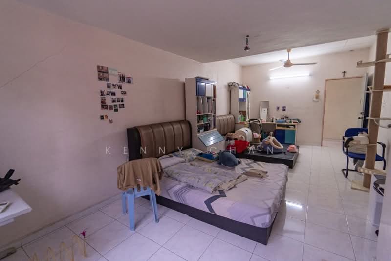 2-storey Terraced House for Sale in Klang (Selangor) - Kenny Chan - Bedroom - PropertyGuru.com.my