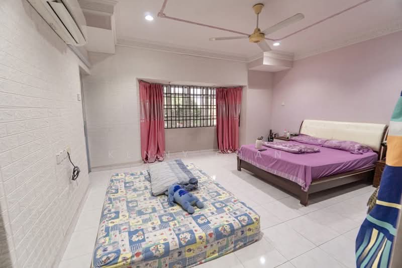 2-storey Terraced House for Sale in Klang (Selangor) - Kenny Chan - Bedroom - PropertyGuru.com.my