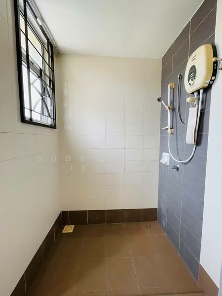 Semi-Detached House for Sale in Presint 15 (Putrajaya) - Gudrotullah Ikhwan - Bathroom - PropertyGuru.com.my