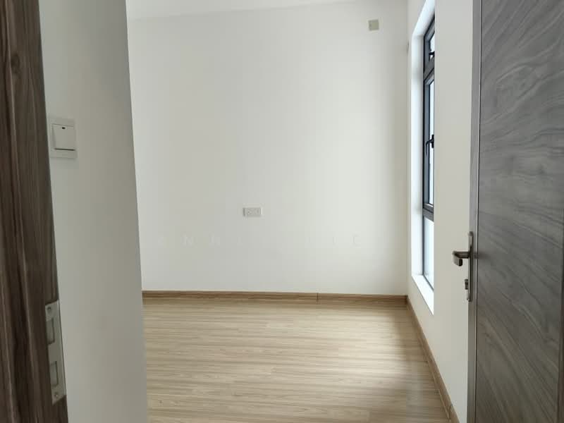 For Sale - Starview Bay @ Forest City