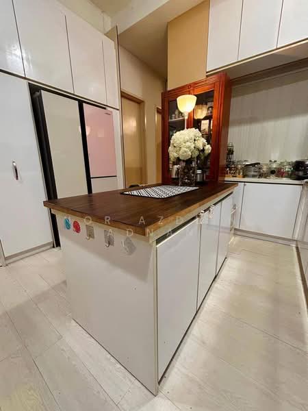 Semi-Detached House for Sale in Eco Majestic (Semenyih) - Nor Azdlin Adnan - Kitchen - PropertyGuru.com.my