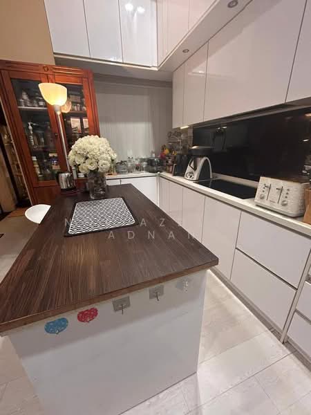 Semi-Detached House for Sale in Eco Majestic (Semenyih) - Nor Azdlin Adnan - Kitchen - PropertyGuru.com.my