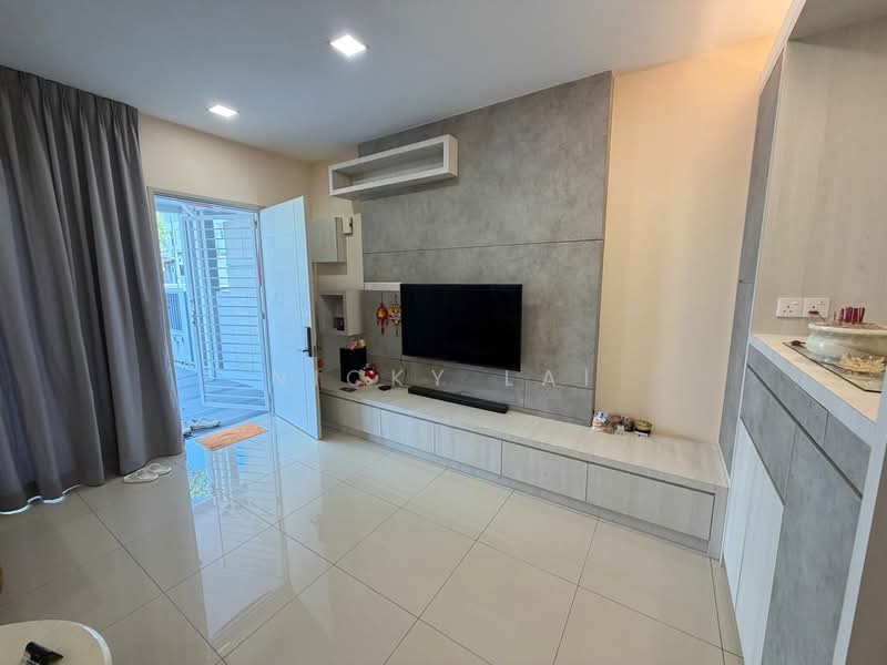 2-storey Terraced House for Sale in Bandar Tasik Puteri (Rawang) - Nicky Lai - Living Room - PropertyGuru.com.my