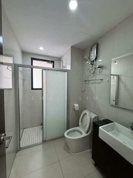 Condominium for Sale at Royal Strand @ Country Garden Danga Bay - Ember Lim - Bathroom - PropertyGuru.com.my