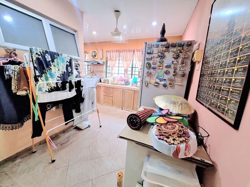 2-storey Terraced House for Sale in Usj 11 (Subang Jaya) - Nor Azdlin Adnan - Kitchen - PropertyGuru.com.my