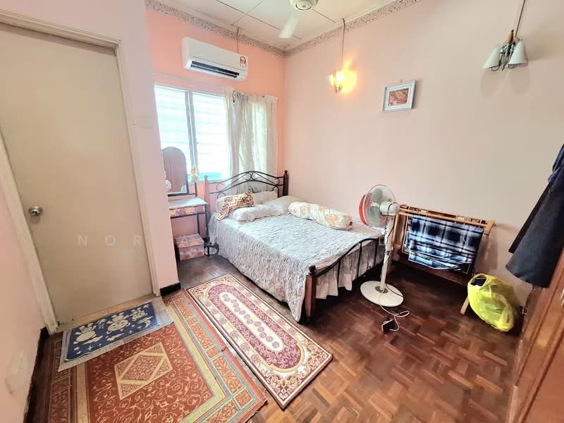 2-storey Terraced House for Sale in Usj 11 (Subang Jaya) - Nor Azdlin Adnan - Bedroom - PropertyGuru.com.my