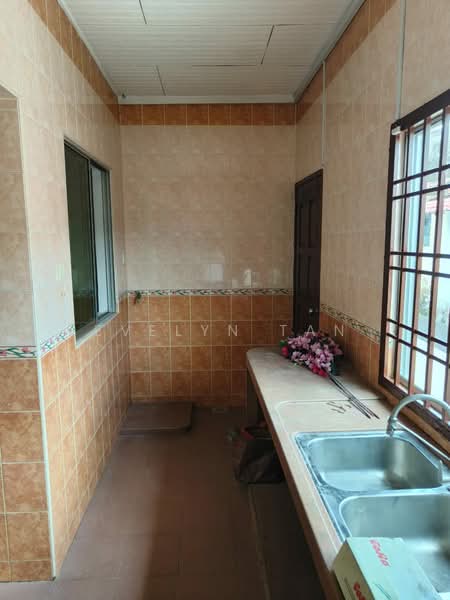 Taman Ungku Tun Aminah untuk Untuk Disewa - RM 1,800 /bulan, Mac 2026 - Kitchen - PropertyGuru.com.my