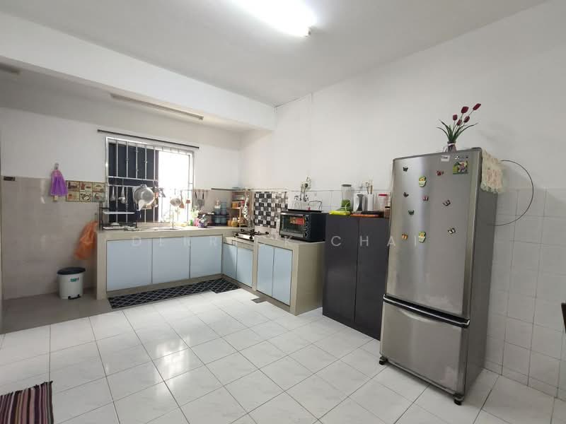 2-storey Terraced House for Sale in Taman Daya (Johor Bahru) - Derrick Chai - Kitchen - PropertyGuru.com.my